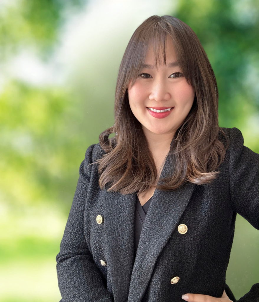 Kristine Sinor-Hoang Headshot